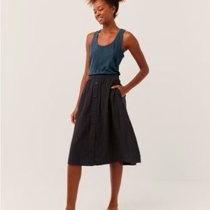 Pact The Coastal Button-Front Skirt Black (L)